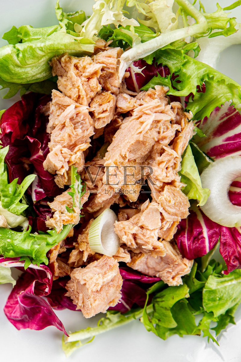 Shelly40's tweet photo. Compré ingredientes frescos: tomates maduros, lechuga crujiente y atún para la ensalada de esta noche. Sano y delicioso!， https://t.co/zapCkCEQv3