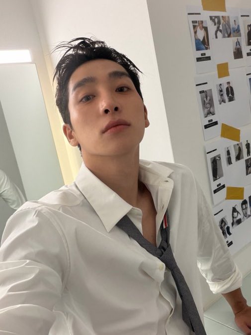 gimbapu's tweet photo. 🙄 https://t.co/vanF15exL0