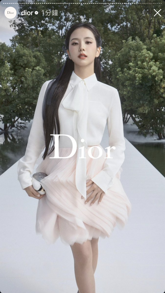 tkgaries103's tweet photo. Dior posted global ambassador JISOO on IG story as the first one 🥰

HUMAN DIOR JISOO AT PFW
#JISOOxDiorSummer27

https://t.co/bzzLCIE37K https://t.co/QpRctmD8L6