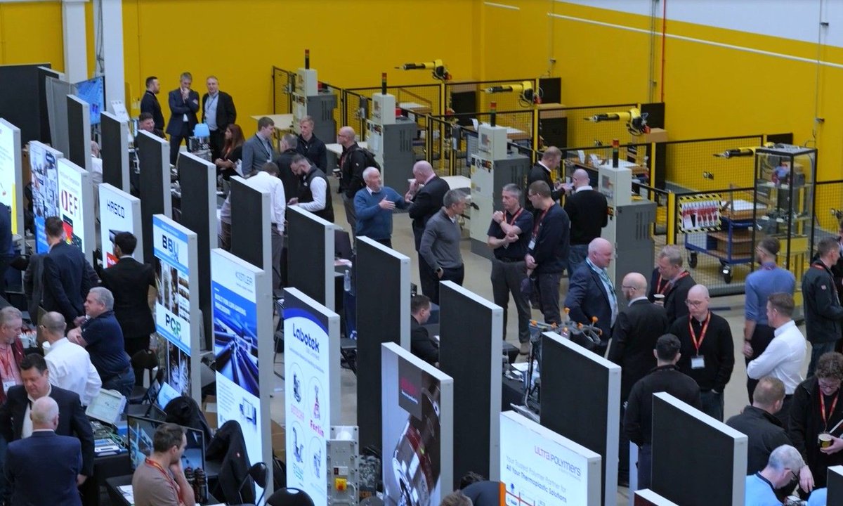 SmartAutoMag's tweet photo. FANUC set to open its doors in ‘automation for all’ technology showcase

#SmartAutomation #FANUCUK #Automation #IndustrialRobotics #FactoryAutomation #SmartManufacturing #UKMfg 

https://t.co/NOAEH2cqkq https://t.co/ldwxlM2o7o