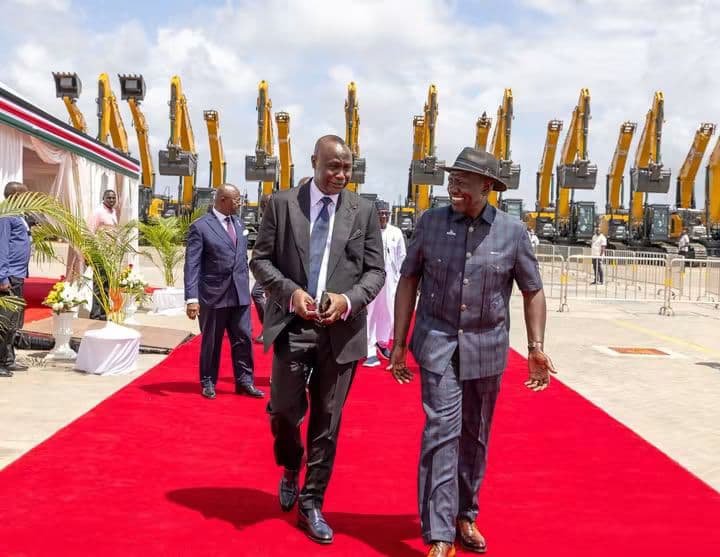 lapsset's tweet photo. FROM THE WEST TO THE HORN AND TO THE  EAST, AFRICA STANDS TALL. 

Benin's President Romuald Wadagni 🇧🇯, Togo's President Jean-Lucien Savi de Tové 🇹🇬, Uganda's President Yoweri Kaguta Museveni 🇺🇬,  Ethiopia's Prime Minister Abiy Ahmed Ali 🇪🇹 and Nigeria's Former President Olesagun Obasanjo 🇳🇬 are among the leaders who joined His Excellency the President of the Republic of Kenya Dr. William Samoei Ruto, Government officials, CEO's and key representatives in Lamu for the Dangote East Africa Refinery groundbreaking. We are proud to be part of this milestone. #LAPSSET is indeed a bridge connecting our nations. One corridor, multiple opportunities! 

#Dangote #Lamu #Corridorofopportunity #AfricanInfrastructure #GlobalTrade #LAPSSETForBusiness