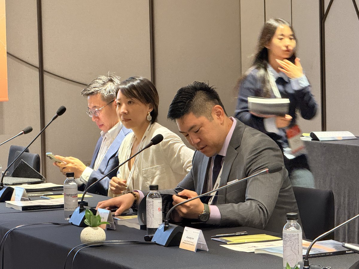 plumenetwork's tweet photo. Plume CEO @chriseyin was recently at Eastpoint Seoul with @Monad and other industry leaders to discuss how tokenized assets become live markets.

Chris shared that TVL alone says nothing.

Judging a vault by where the asset gets used, how safely, and by whom is a better test. https://t.co/kxcFOF5oA3