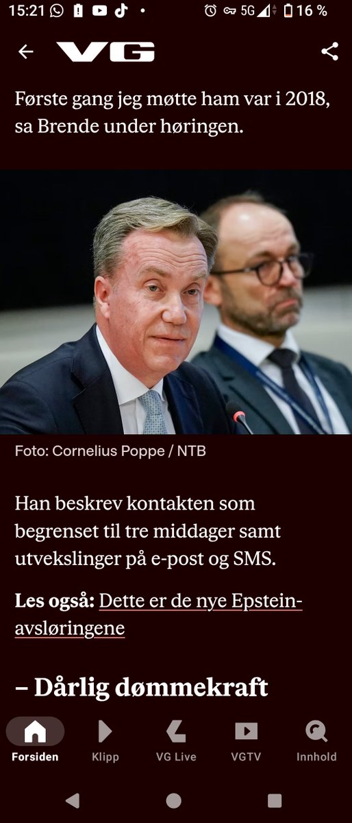 EAJtweets's tweet photo. Børge #Brende kaller kontakten med #Epstein for tre tilfeldige middager. Hvor mange sender egentlig Missing you, Sir. Og Lært fra den beste på SMS til dømte overgripere man knapt kjenner? Den forklaringen i Stortinget holder ganske enkelt ikke vann. https://t.co/tz3ACFydB2