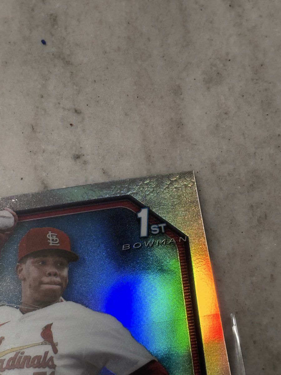 DeezCards87's tweet photo. @thehollylin1 This is how they sent my redemption… now I have to wait months for a defect claim… thanks @Topps ! Also sell the hockey, you want his young gun rookie and ppl are dropping up to 200 on that MVP redemption https://t.co/muC5Xa2dfN