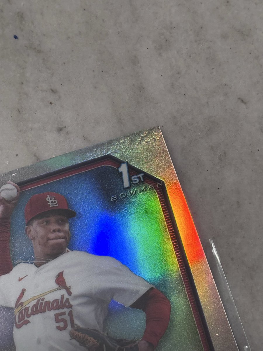 DeezCards87's tweet photo. @thehollylin1 This is how they sent my redemption… now I have to wait months for a defect claim… thanks @Topps ! Also sell the hockey, you want his young gun rookie and ppl are dropping up to 200 on that MVP redemption https://t.co/muC5Xa2dfN