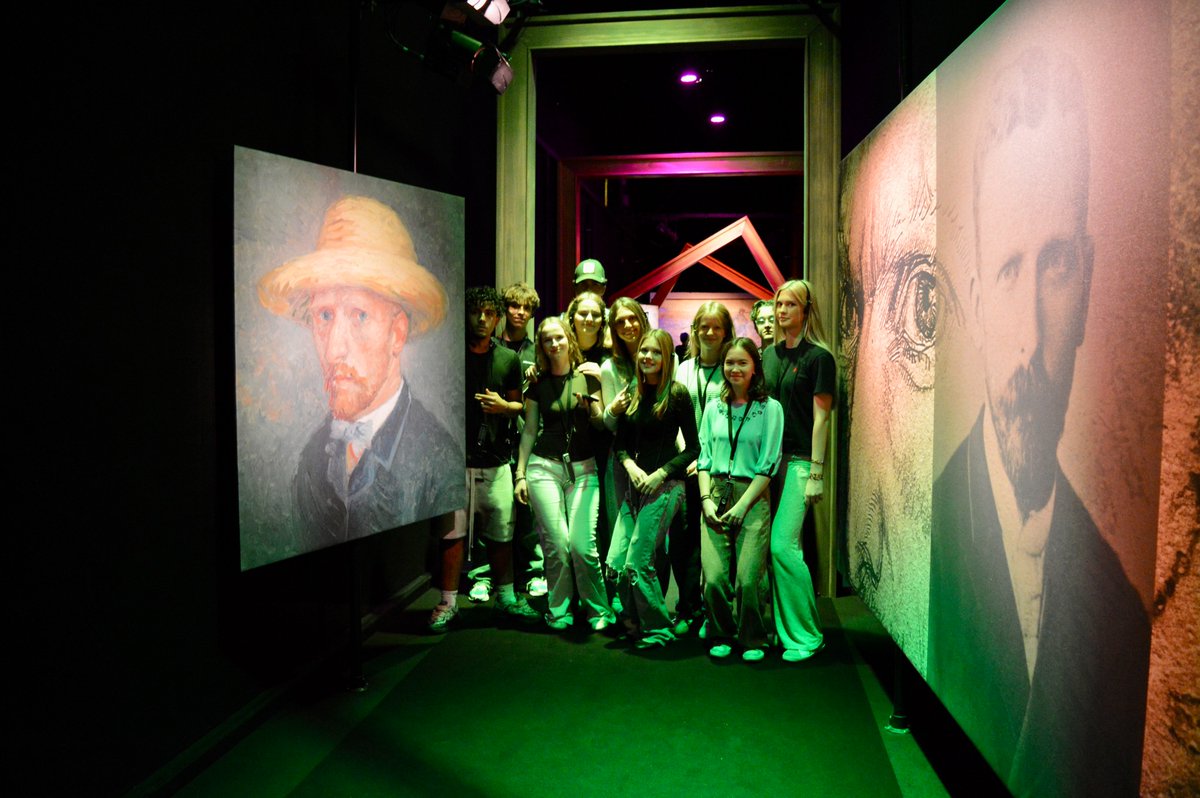 HullZurich's tweet photo. Art History trip to the Vincent van Gogh exhibition: VINCENT – Between Madness and Wonder. #hullsschoolofficial #ArtHistory #VincentVanGogh #VanGoghImmersive #ImmersiveArt #VINCENTBetweenMadnessAndWonder #VINCENTZwischenWahnUndWunder #LichthalleMAAG #Zürich https://t.co/Nnd2gOi2Fa