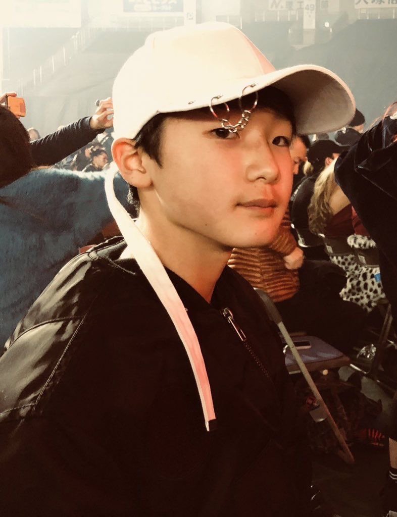 sh89ta's tweet photo. him acting nonchalant while bang bang was playing in the background like he wasn’t a big VIP as a kid LMAOOO https://t.co/bvBMX30l5r