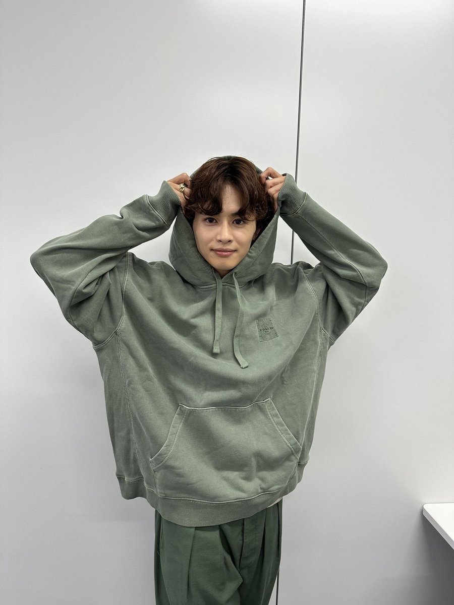 yoo_youngja_e's tweet photo. ひゃっほい〜！
久々のツイートになってしまいましたね💦
フォロワーの皆さん、私のこと忘れてないですか🫣💭
明日は私の生誕祭なので、推しからのメッセージが楽しみです🙂‍↕️💚💜 https://t.co/frPDg3uRyZ