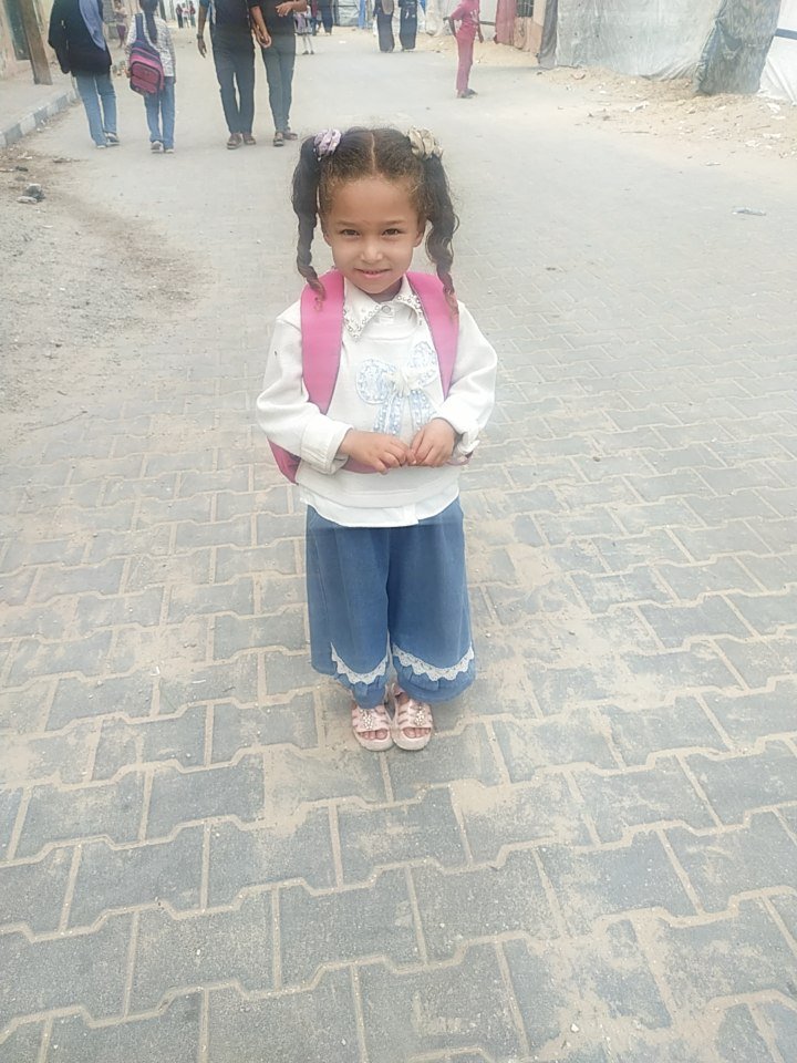 AbrahymA283's tweet photo. Little Ahlam is preparing to take her first steps into kindergarten ❤️🎒 We only need $100 to cover her kindergarten fees books notebooks and basic supplies It may seem like a small amount but for Ahlam it means a chance to begin learning with hope
https://t.co/9SdHhjsRhF https://t.co/eBrQvJQTPc