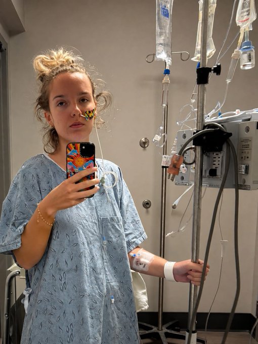 Ashleyx788's tweet photo. 💔 Chronic illness has made every day a difficult battle. 📷 I’m doing my best to stay strong and keep fighting. https://t.co/GyLTmUBdNq