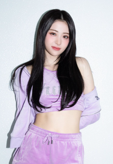 AboutMusicYT's tweet photo. Happy 25th birthday to the amazing Yunjin of LE SSERAFIM! https://t.co/gMqPqMz3xP