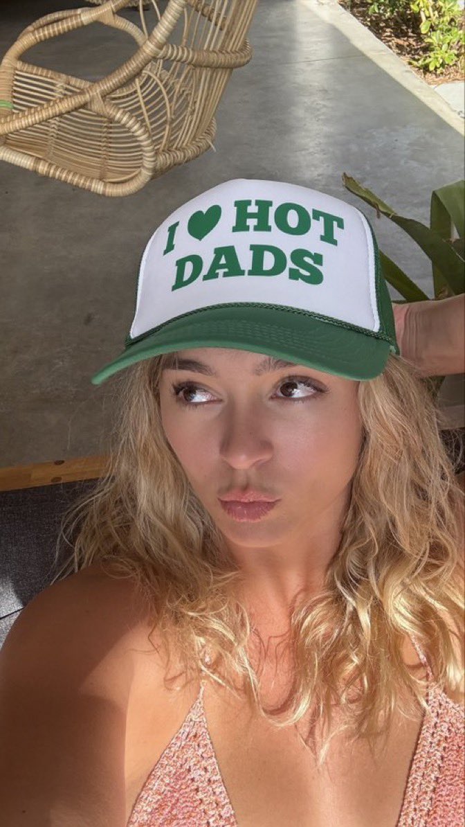 CharlesKriseli7's tweet photo. What does my cap say https://t.co/90GVcqx12Z