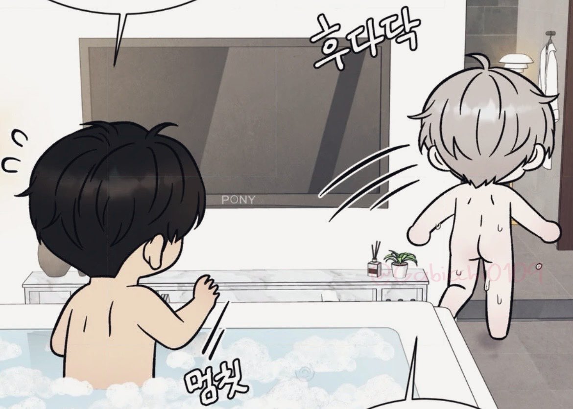 Gabicchi0109's tweet photo. Smol Yulha getting out of the bath, taking this as the perfect chance to go look for the pair of rings💍 he’d bought for Dojin and him🤭💕

(that baby bump🫶🏻)

#운명이아니면뭔데? https://t.co/OgKvzQM9Vh