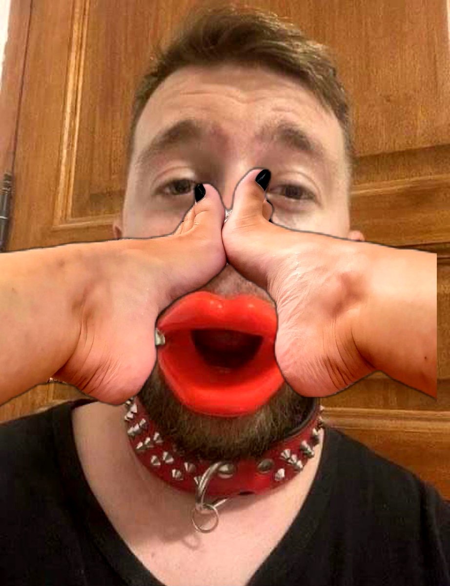 FrenchFeet0's tweet photo. Mon toutou voulais un beau montage de lui, mais vue qu'il me saoule je lui ai foutu mes pieds sur son nez !
Je vous partage le chef d'œuvre 😂

#toutou #soumis https://t.co/x485l5DL4f