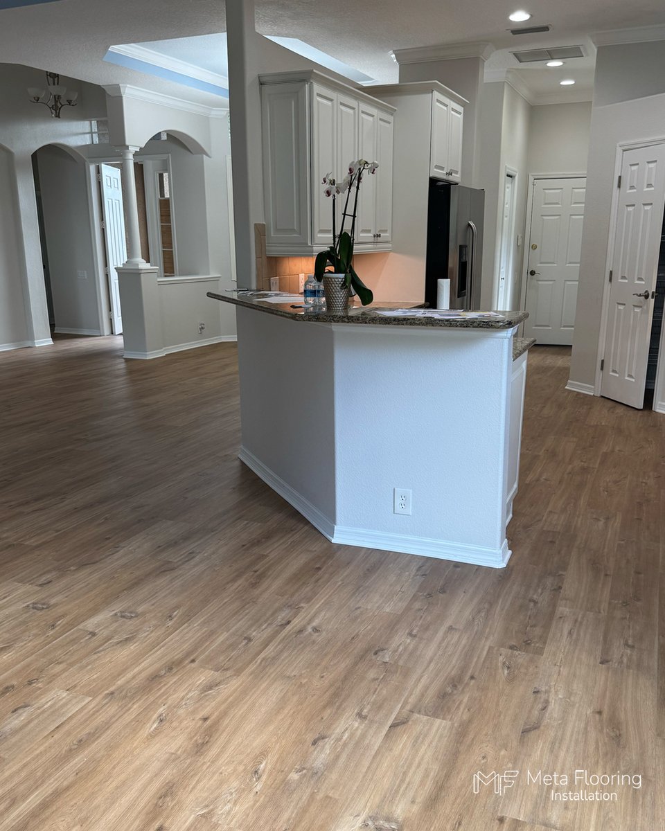 MetaFlooring's tweet photo. Luxury vinyl plank over tile is a quick way to get new floors without the dust, debris, and downtime of a full tear-out.

📞 (941) 894-9064
🌐 https://t.co/Mg0du2ObZ6 https://t.co/36sY1Uo0Kt