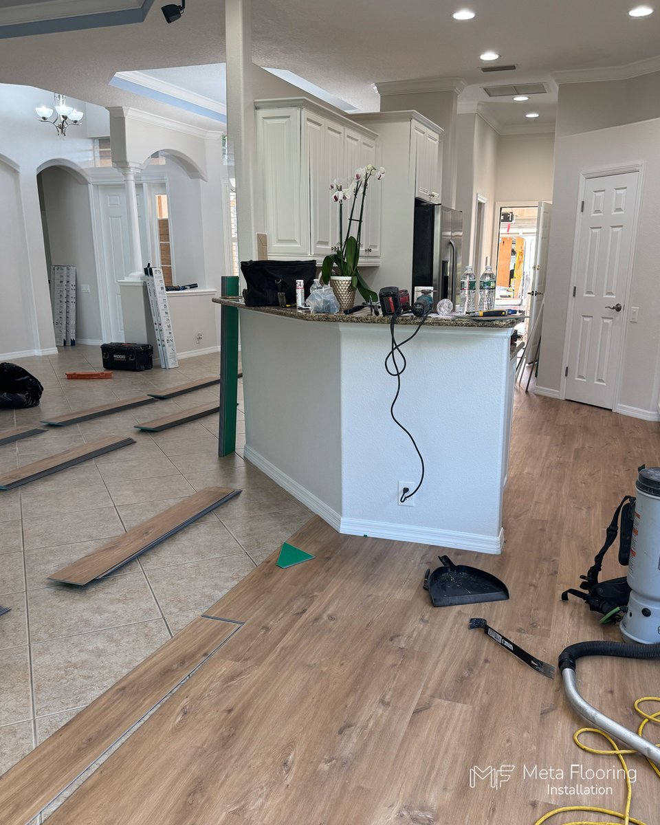 MetaFlooring's tweet photo. Luxury vinyl plank over tile is a quick way to get new floors without the dust, debris, and downtime of a full tear-out.

📞 (941) 894-9064
🌐 https://t.co/Mg0du2ObZ6 https://t.co/36sY1Uo0Kt