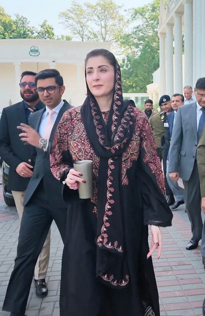 JimmyVirkk's tweet photo. حالات واقعی خراب ہیں۔۔۔گلاس واپس آگیا۔ https://t.co/bCg7eKZGxw