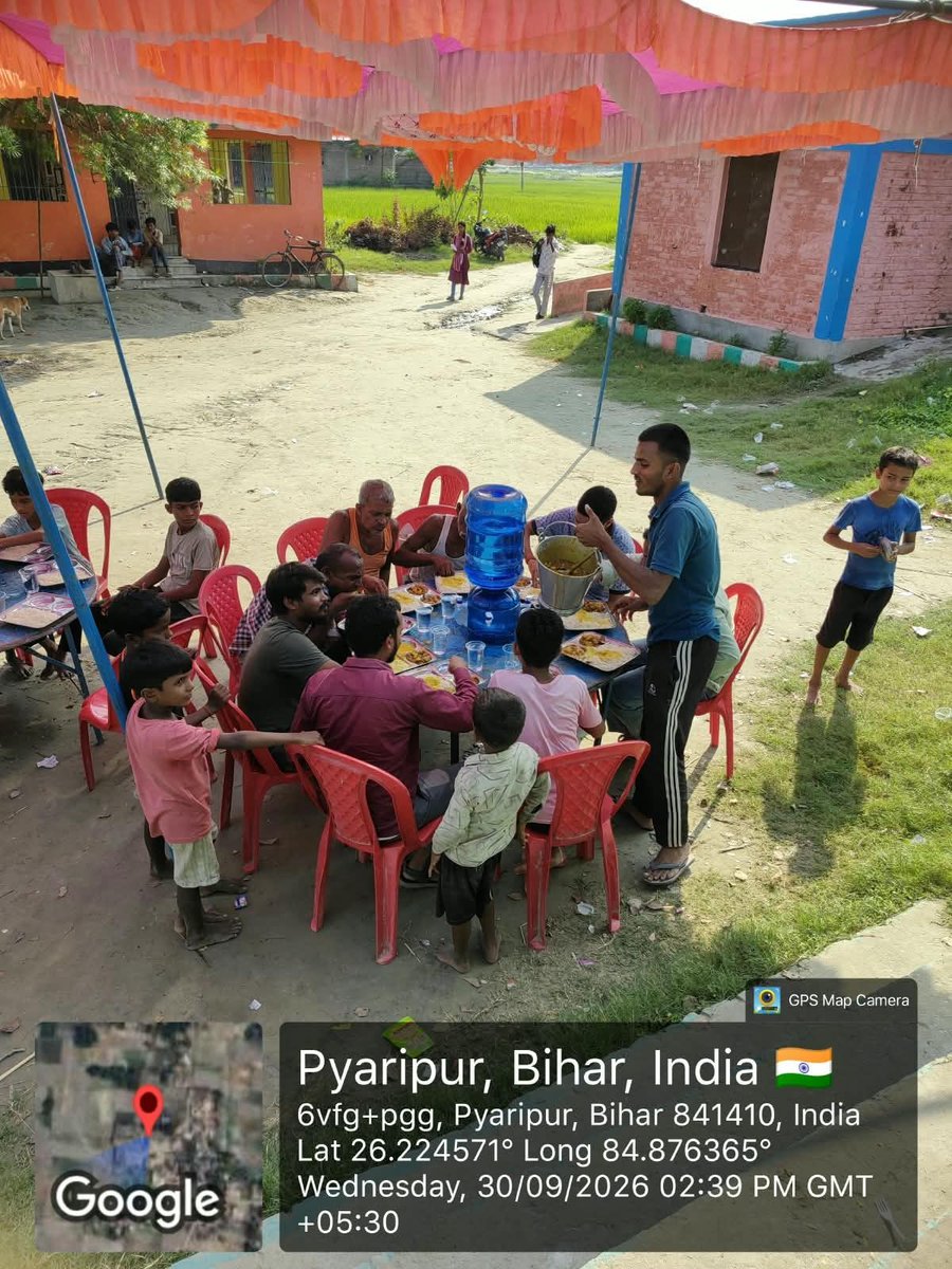 Dist_Gopalganj's tweet photo. बैकुंठपुर प्रखंड अंतर्गत प्यारेपुर में सामुदायिक रसोई का संचालन
#samratchoudhary
#cmsamrat
#CommunityKitchen
#FloodRelief
#gopalganj https://t.co/yGcIZJRLd6