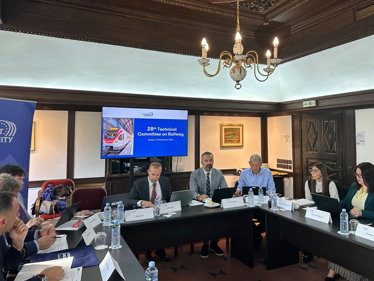 EUWB6_TCT's tweet photo. Better railways start with cooperation 🚆🤝

Our two meetings in Skopje focused on railway reforms, safety and infrastructure to strengthen connections across the #WesternBalkans and with the EU.

Learn more 👇
https://t.co/EpWdvNUHDt

We are #TogetherConnected 💙 https://t.co/eS5eupO4c2