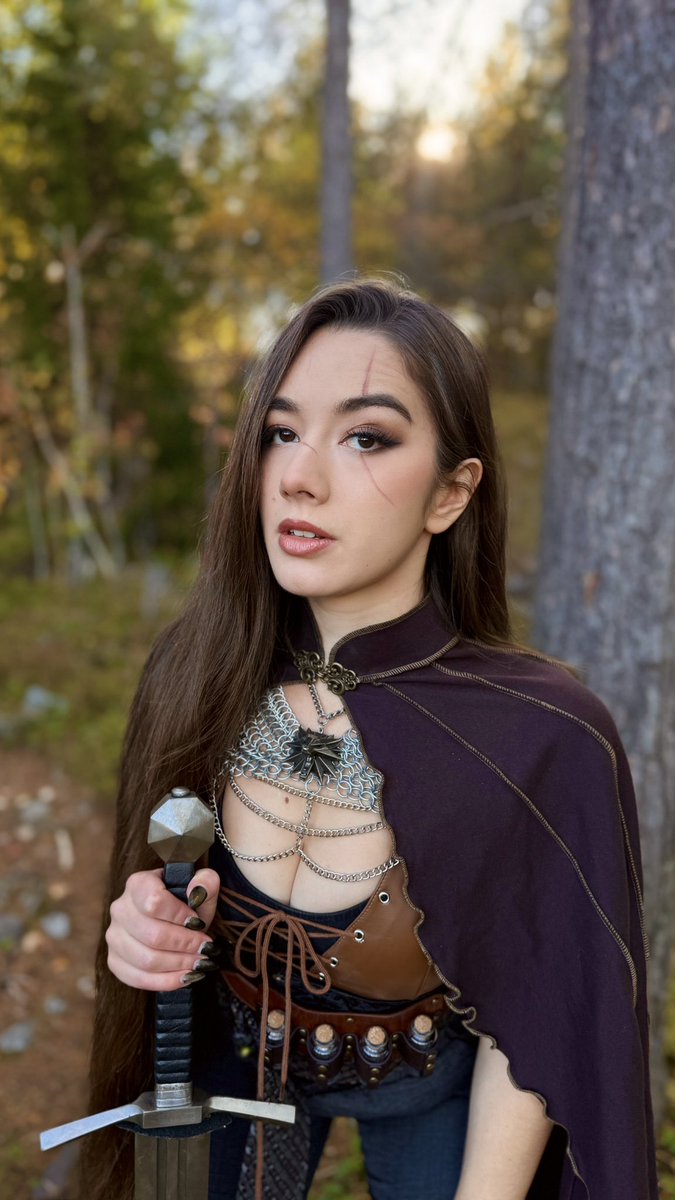 MissMikkaa's tweet photo. Witcher OC to celebrate the Witcher 3 Remaster!! https://t.co/oSATj1t3uL