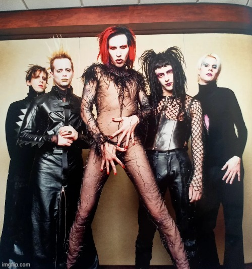 Goretober13's tweet photo. The last true shock rocker refused to conform to gender and societal boundaries with kickass music and provocative mv, dismantling censorship, religion,politics,celebrity worship and after 30+ years..cancel culture.His fanbase will always exist!👑😈😍🌹❤️‍🔥#Mansontwt #marilynmanson https://t.co/KSI5UepZX3