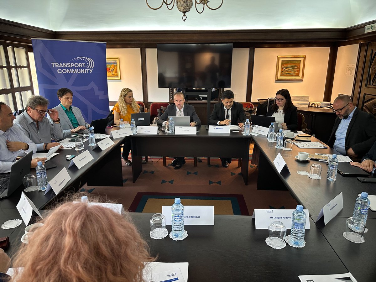 EUWB6_TCT's tweet photo. Better railways start with cooperation 🚆🤝

Our two meetings in Skopje focused on railway reforms, safety and infrastructure to strengthen connections across the #WesternBalkans and with the EU.

Learn more 👇
https://t.co/EpWdvNUHDt

We are #TogetherConnected 💙 https://t.co/eS5eupO4c2