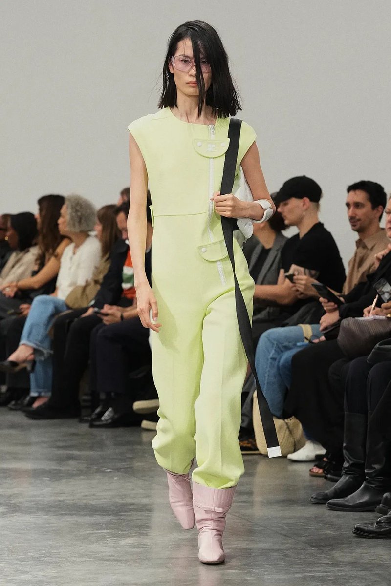 cafewindows's tweet photo. courrèges ss27 ⭑.ᐟ https://t.co/zWGiZyHDWW