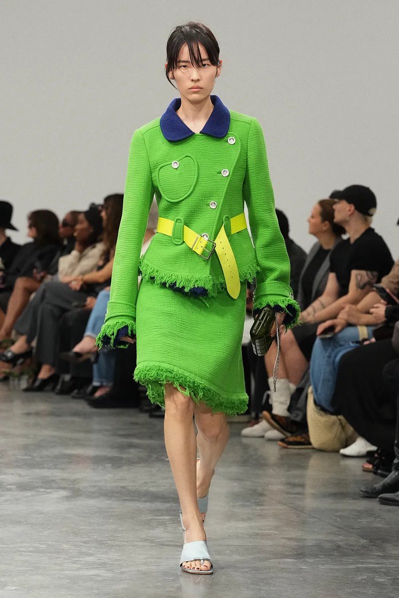 cafewindows's tweet photo. courrèges ss27 ⭑.ᐟ https://t.co/zWGiZyHDWW