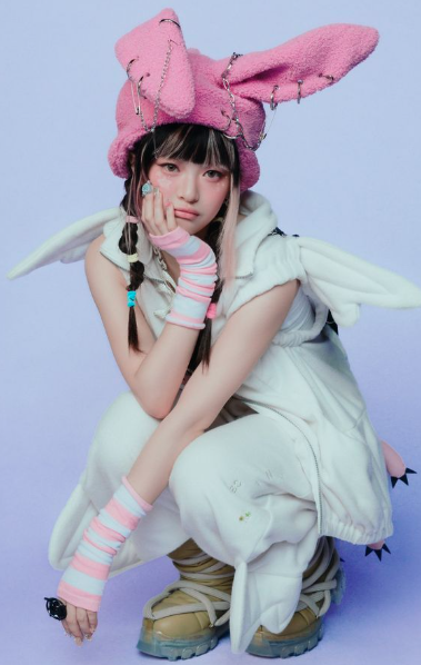 AboutMusicYT's tweet photo. Happy 22nd birthday to the amazing Hanni of NewJeans! https://t.co/2zN1UPn1F4