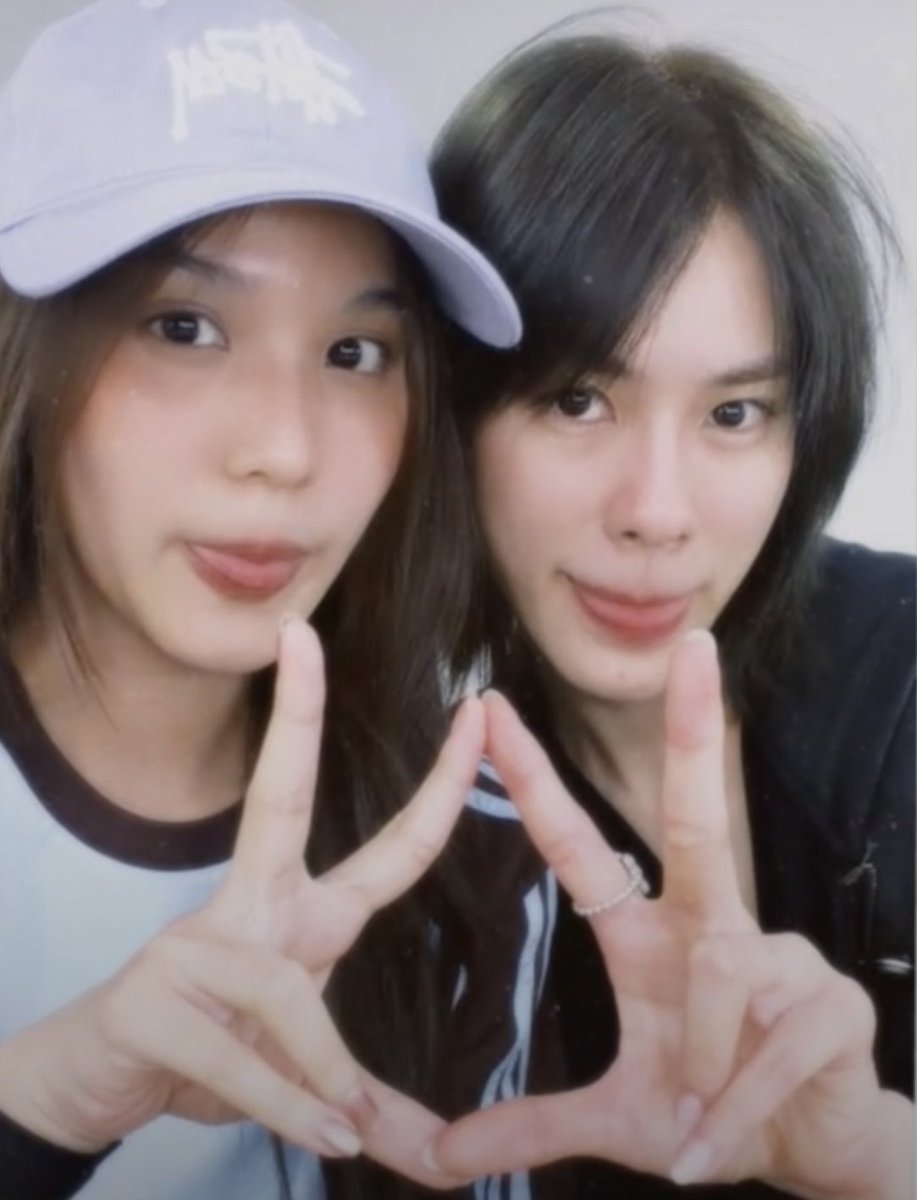 babybornor's tweet photo. เหมือนคู่รักเน็ตไอดอลมาก https://t.co/cfpgNmu2rd