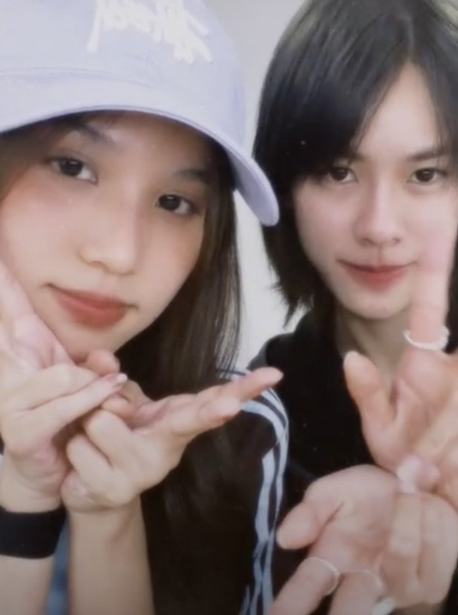 babybornor's tweet photo. เหมือนคู่รักเน็ตไอดอลมาก https://t.co/cfpgNmu2rd