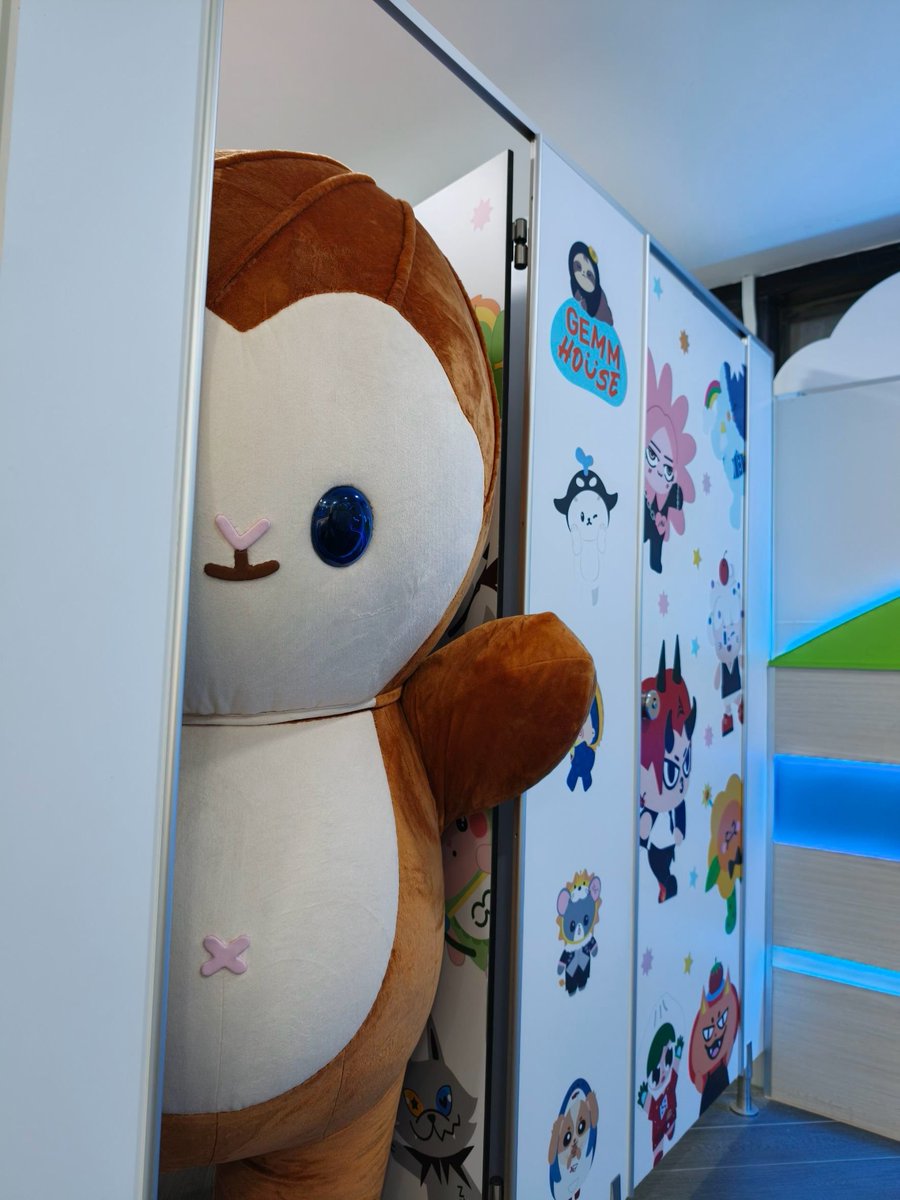 PONPON_gmmtv's tweet photo. ป้อนมั่ยซนนะเจี๊ยก 🐵

#PONPON #GEMMHOUSE https://t.co/DI1DBRaDCt