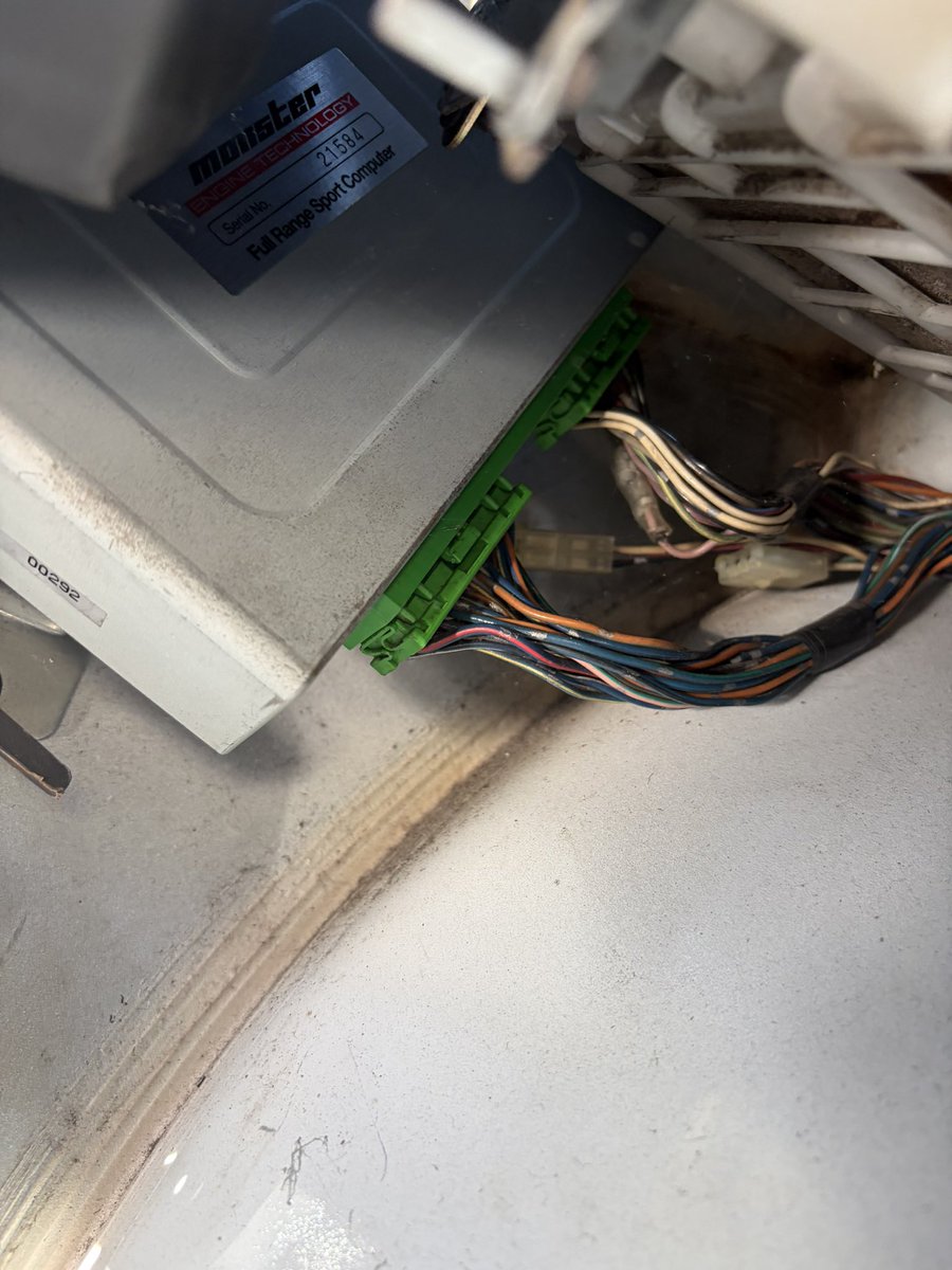 gimmedomme's tweet photo. ボディボコボコですが、ほぼこのままの外観で前回車検通ってます
不具合多数ですが一応自走可能です
足はNew SRにスズスポダウンサスです
書ききれていない部分あるかと思いますので現車確認推奨です https://t.co/Eb5tefxgym