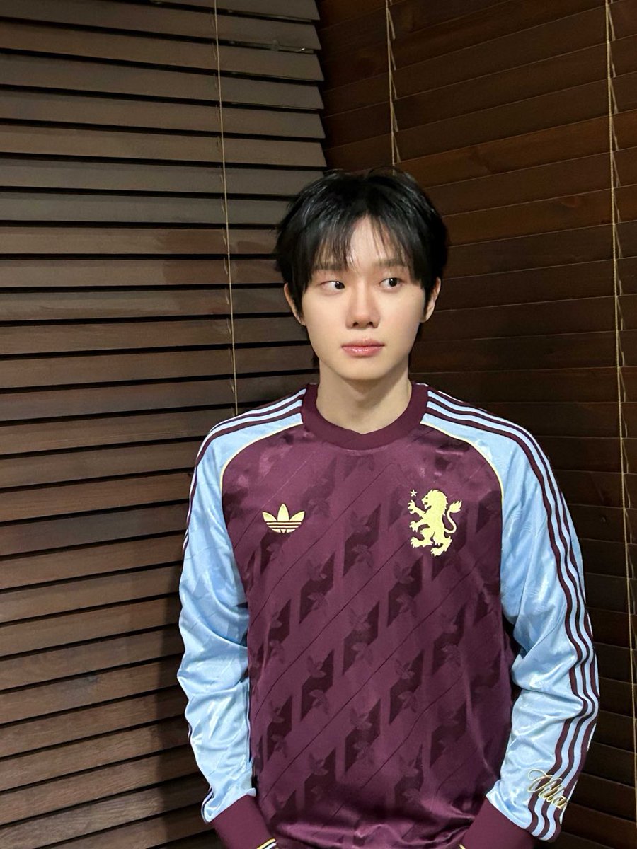 mindoong_hs's tweet photo. 아ㅏㅏㅏㅏㅏ진짜잘생겼네 https://t.co/aY9tdsp1fR