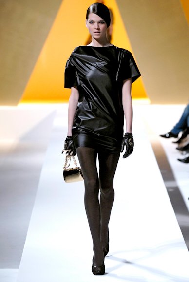 solliuv's tweet photo. moschino fall 2007 https://t.co/z7DZeWBU9U