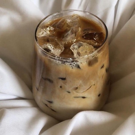 BrasilettoCafe's tweet photo. ⠀⠀╱⠀  *⠀   
⠀⠀⠀           𝐁𝐑𝐀𝖲𝖨𝖫𝖤𝖳𝖳𝖮 𝐂𝐀𝐅𝐄́.ᐟ

ᅟ ❛ 𝐏edido: Florale

    ʿ𝐃e: Polly
    ʿ𝐏αrα: Totó 

ᅟᅟ 💌： ❝Bom dia ruiva, espero que cachorros gostem de doces❞ https://t.co/dsQ7h5o0nS