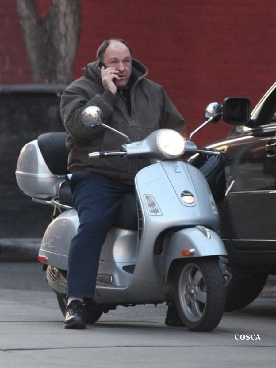 beehaber's tweet photo. James Gandolfini'nin 2010 yılında çekilen fotoğrafları gündem oldu. https://t.co/t62N6DoSD6