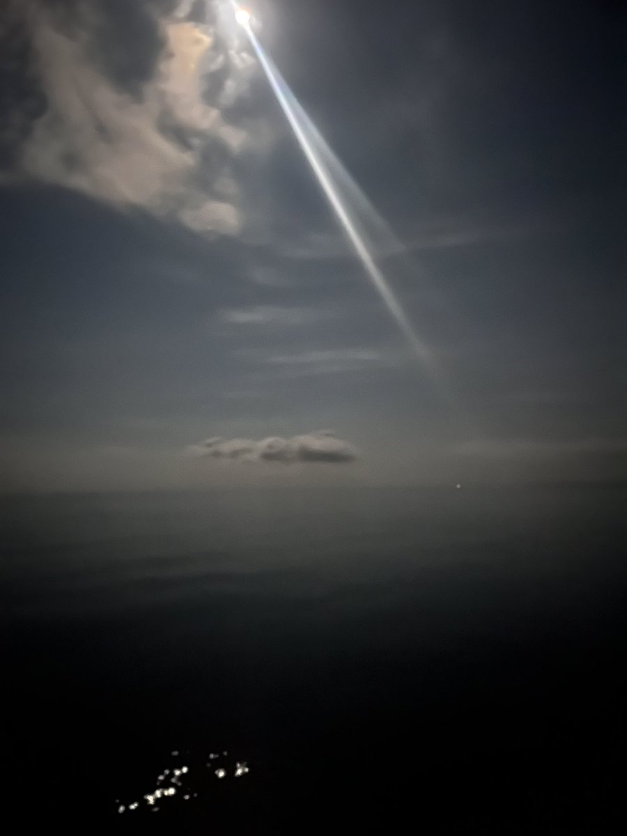 charloss_jp's tweet photo. 月明かりの海めちゃ綺麗

こういうの好きなんだけど夢ってなんやろな
北海道きて色々あって明日ちょっと寄ってみる事にした https://t.co/guw7WaGan4