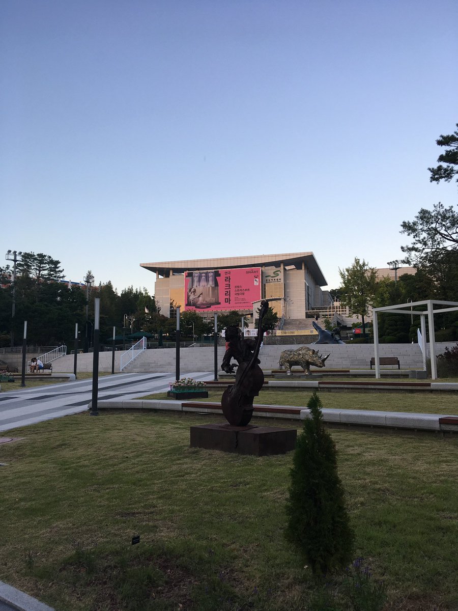 wwiohc's tweet photo. #독서계_트친소 #독서계트친소 #일상계트친소
책과 여행 음악 그리고 좋아하는 것들에 대해 얘기합니다... 10월인 만큼 새로운 마음가짐으로 같이 책 읽으실 분 책얘하실 분.ᐟ https://t.co/G0jEhRyWQ1