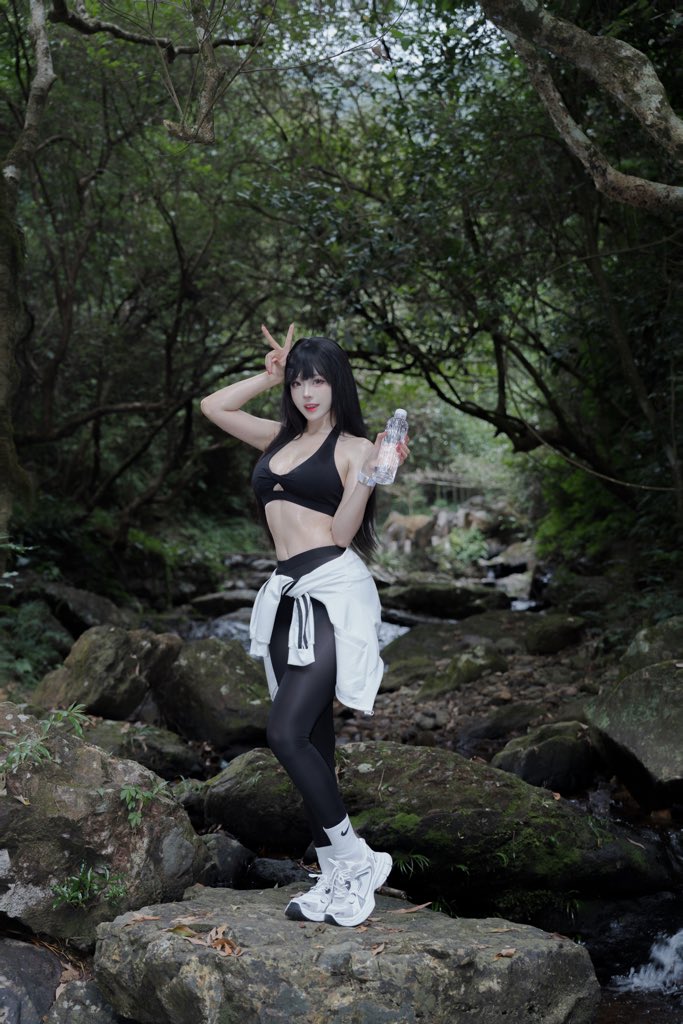 mikomikoww's tweet photo. Lost in nature☺️🌲 https://t.co/5OsYdyxrVQ