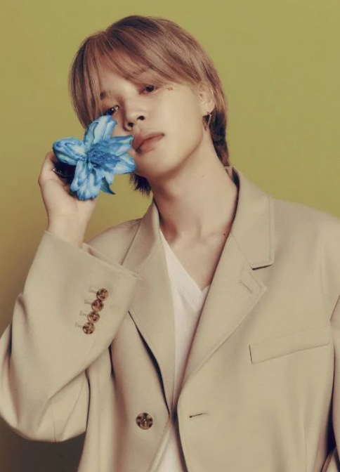 AboutMusicYT's tweet photo. Happy 31st birthday to the talented, vocalist, dancer, visual and legendary Jimin of BTS! https://t.co/WGuJRdqCes