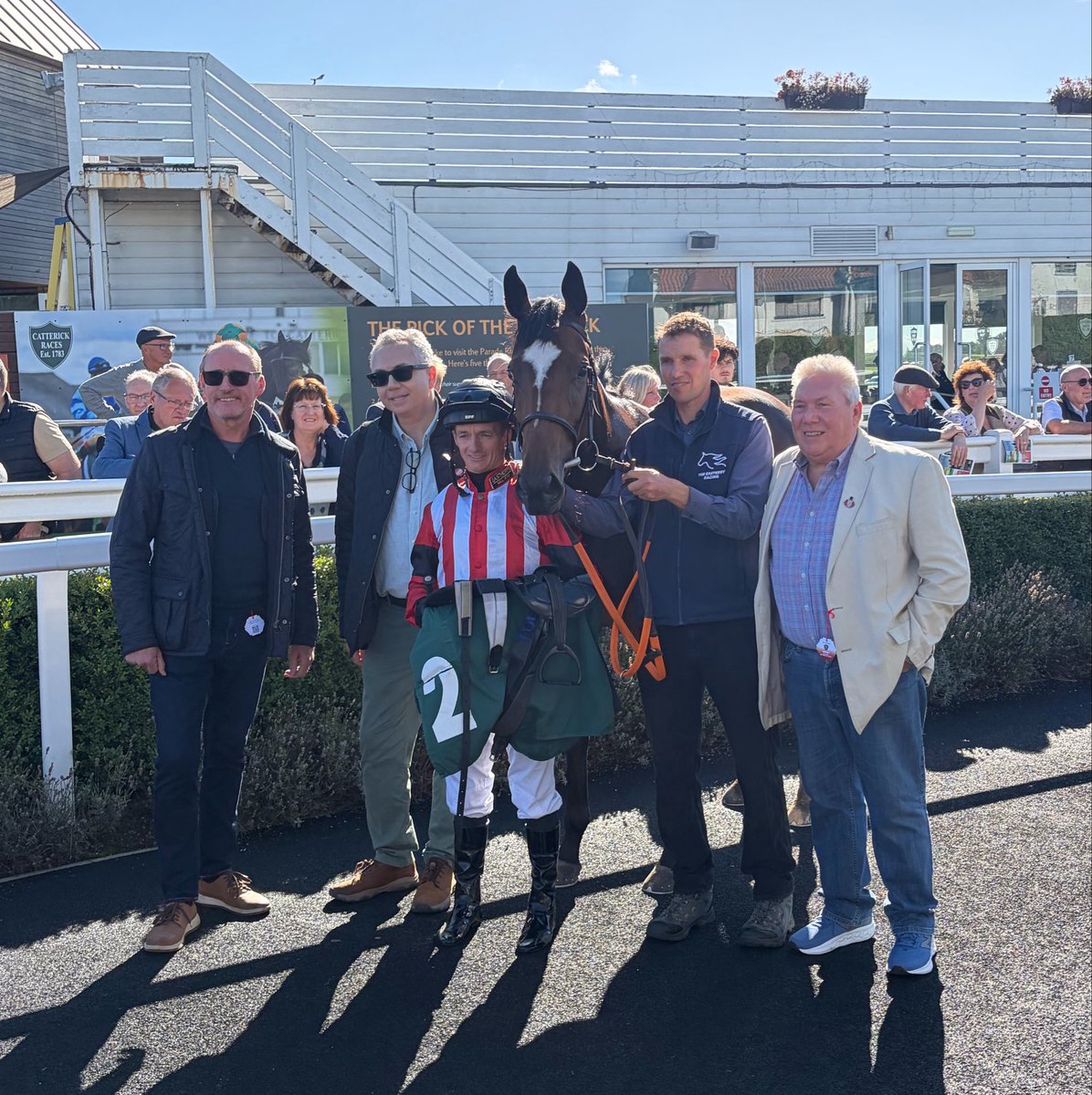 CatterickRaces's tweet photo. BLADEY LADY and @dallan555 win the @RacingtoSchool Nursery Handicap Stakes for @EasterbyTim and owners Barrybaldes II. Congratulations to all connections! https://t.co/9OjXzCRoGx