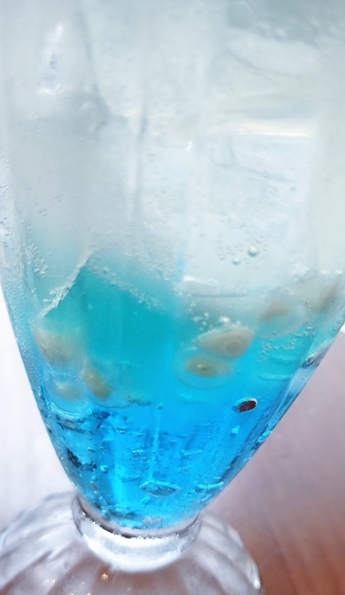 _d_Icecream_'s tweet photo. イルカのと迷ったけど2杯分は飲めなそうだったから、マーメイドドリンクにしたの🫶🫧 https://t.co/dMrJxr1XTy