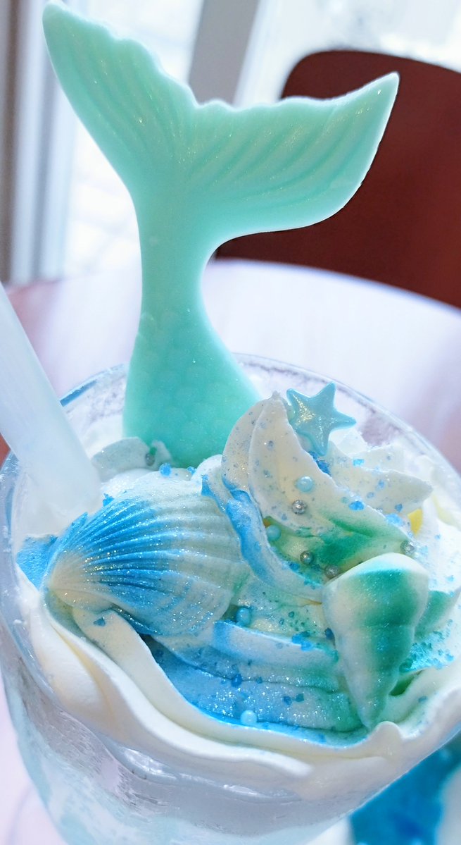 _d_Icecream_'s tweet photo. イルカのと迷ったけど2杯分は飲めなそうだったから、マーメイドドリンクにしたの🫶🫧 https://t.co/dMrJxr1XTy