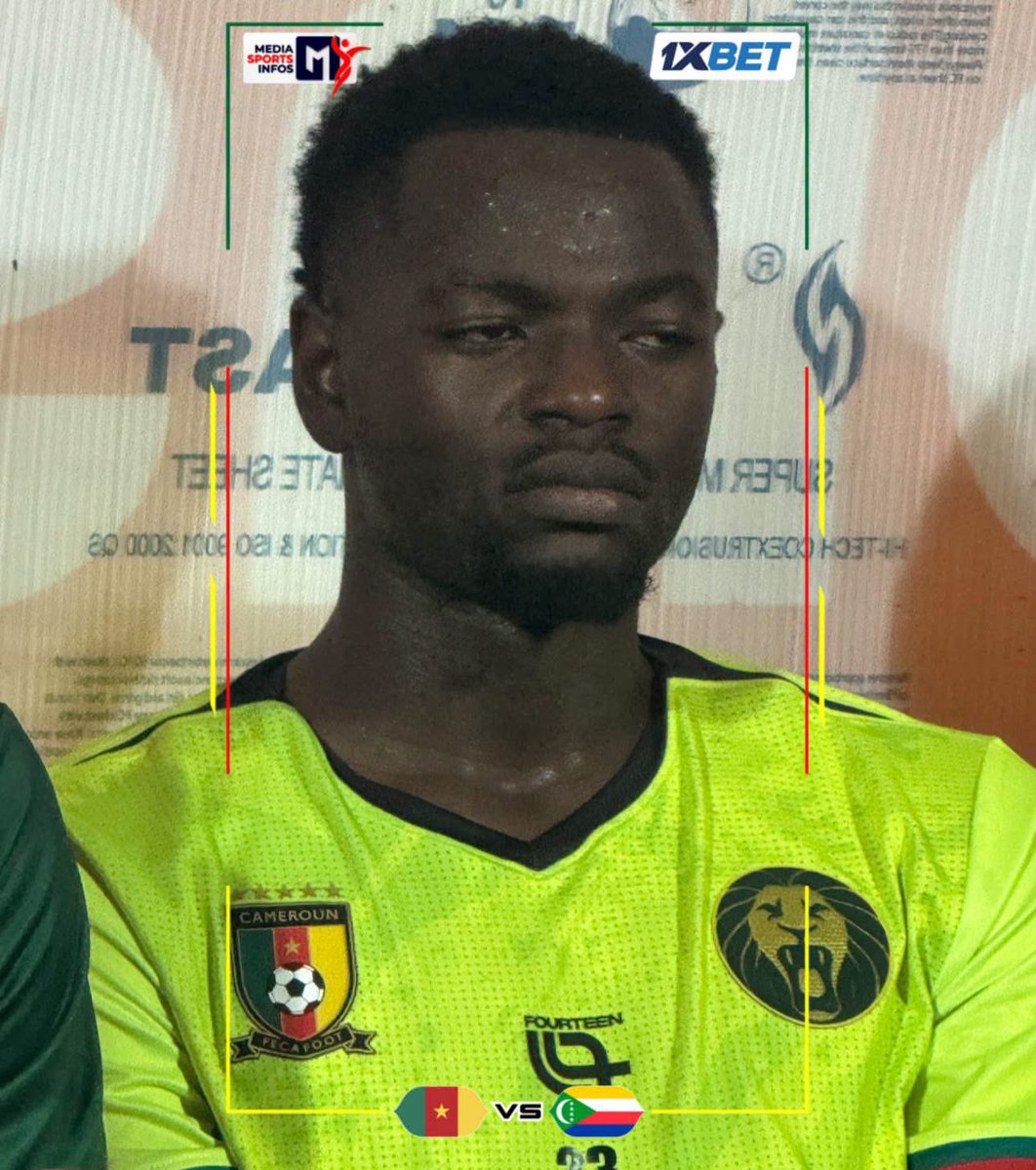 lataniere237's tweet photo. 🧤🇨🇲 LE CAS SIMON NGAPANDOUETNBU : JUSQU’OÙ IRA L’INJUSTICE ?

Depuis l’arrivée de David Pagou, le traitement réservé à Simon Ngapandouetnbu devient de plus en plus difficile à justifier sportivement.

Présent dans la Tanière depuis plusieurs années, mondialiste en 2022, Simon a longtemps rongé son frein derrière André Onana et Devis Epassy. Même sous Marc Brys, il a continué d’attendre son heure sans faire de bruit.

Aujourd’hui, la situation a changé : il joue, enchaîne et performe en club. Logiquement, son heure semblait enfin arrivée.

Mais Pagou, qui revendique pourtant la « continuité », décide de propulser Blondy Noukeu, fraîchement arrivé chez les Lions et sans expérience internationale, titulaire lors des deux premiers matchs des éliminatoires.

Alors, elle est où cette continuité ?

Et maintenant, faut-il attendre un amical face à la Côte d’Ivoire pour enfin donner sa chance à Simon ? Ce serait presque un cadeau empoisonné : s’il se rate face à un adversaire de ce calibre, que dira-t-on ensuite ? Qu’il n’avait pas le niveau ? Qu’il ne méritait pas sa chance ?

À force, ce n’est même plus seulement le cas Simon qui interpelle. Depuis l’arrivée de Pagou, plusieurs choix de sélection et de titularisation semblent difficilement liés aux performances en club.

Un sélectionneur peut avoir ses préférences. Mais à un moment, il faudra nous expliquer sur quels critères on mérite réellement de jouer chez les Lions Indomptables. 🦁🇨🇲