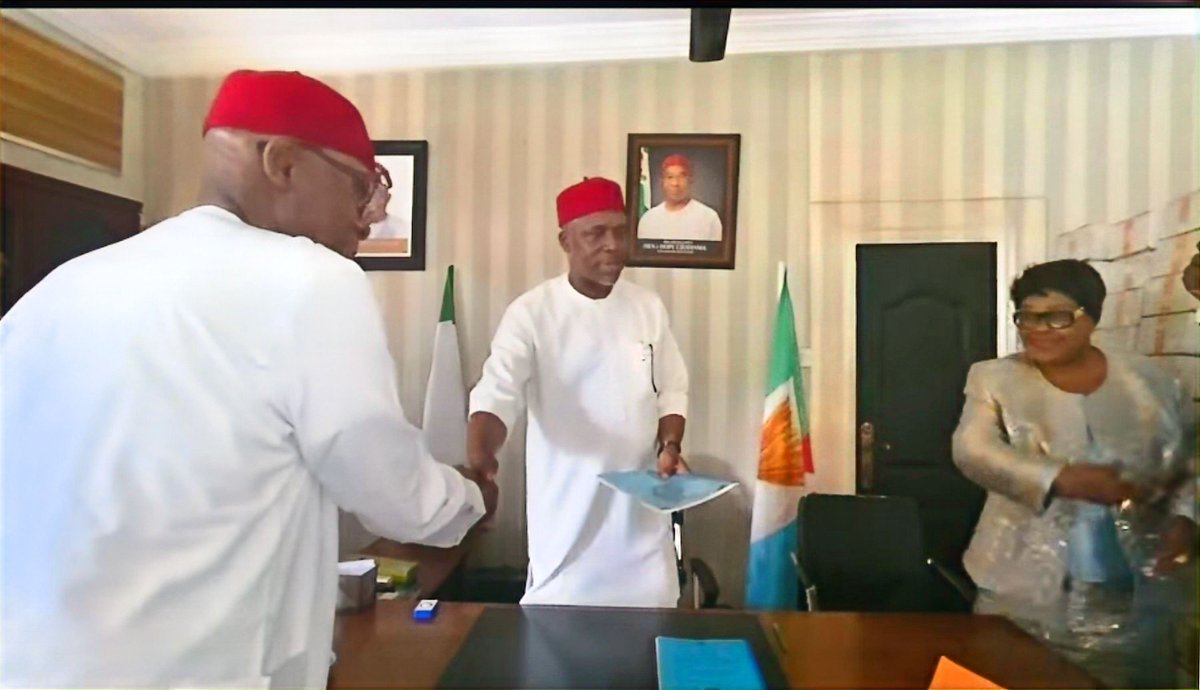 barronuegbu's tweet photo. I have donated the remainder of my political life to the service and vision of His Excellency, Distinguished Senator Hope Uzodimma CON @Hope_Uzodimma1, GSSRS, GSGI, the Executive Governor of Imo State. https://t.co/2ZbYiAu2cl