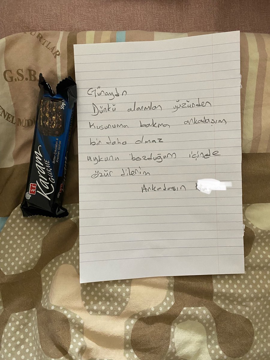 vegavampire's tweet photo. gece ikiden sabaha dek kirk tane alarma uyanmayan kiza bagirdigim
icin sabah su notu koymus agliyoru ilk senesi😭 https://t.co/8Zfwk7UWcO