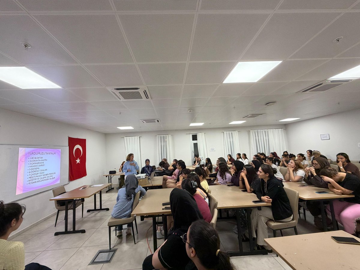 HatayKYGM's tweet photo. 5 Temmuz Yurdu
Yurdumuzda öğrencilerimizle 2026-2027 Eğitim-Öğretim yılı “İletişim Toplantımızı” gerçekleştirdik.
Birlikte daha güvenli,yaşanılır ve huzurlu bir yurt hayatı için iletişimimizi güçlendirmeye devam ediyoruz.🤝👭🏢 https://t.co/j5YAOCiA5F