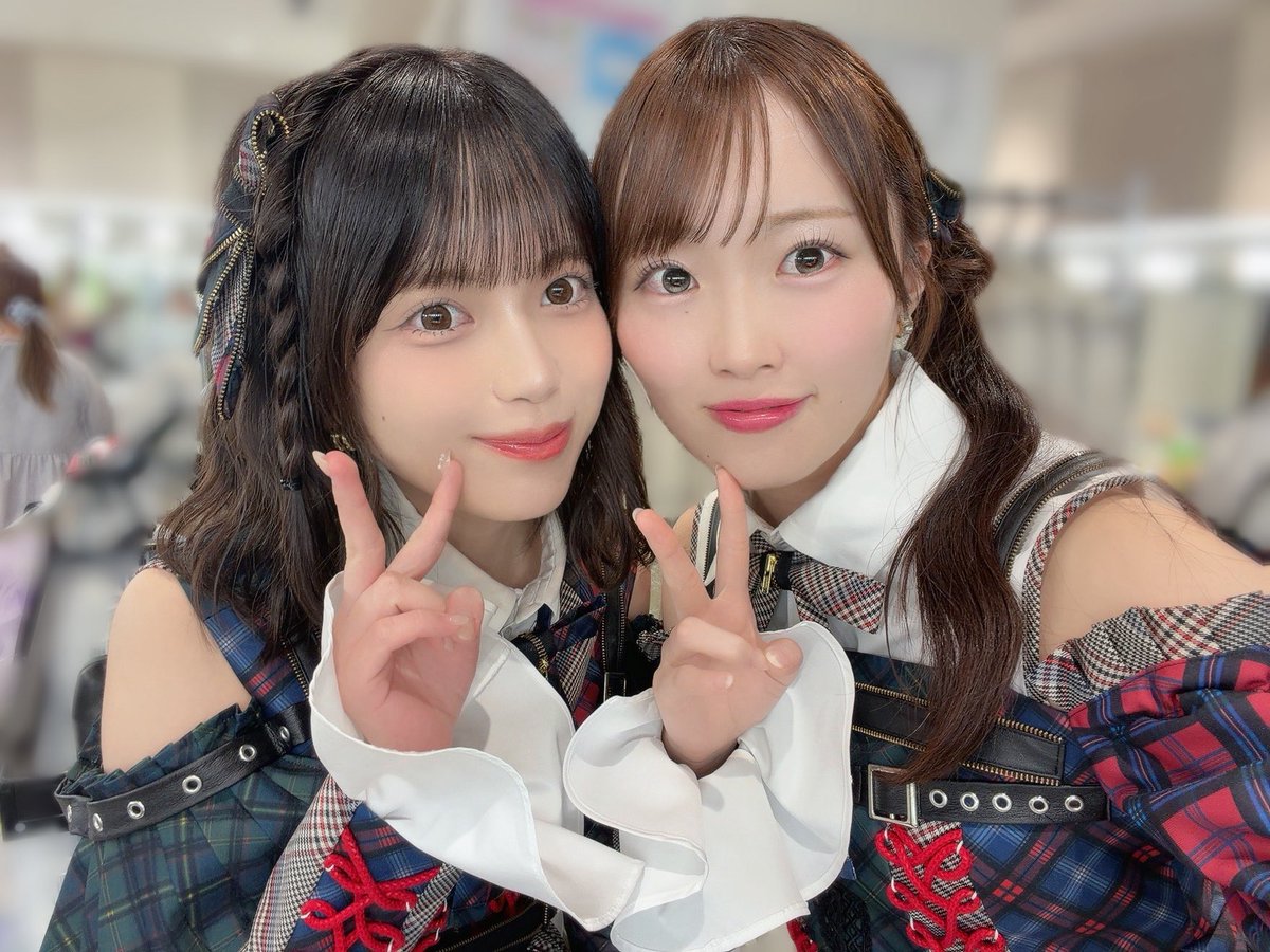 48Suzuha_16LOVE's tweet photo. 本日 「 ここからだ 」 公演
コンサート後 初めての公演やから
いーーっぱいきらめくよ〜🌟

コンサートで大きく歌って踊っていた分
今日は繊細さを意識して ､ 歌って踊ります 🫶🏻

さっき口笛吹いてたら褒めてくれたかわゆいちゃん 👶🏻 https://t.co/F5UF5UXSEl