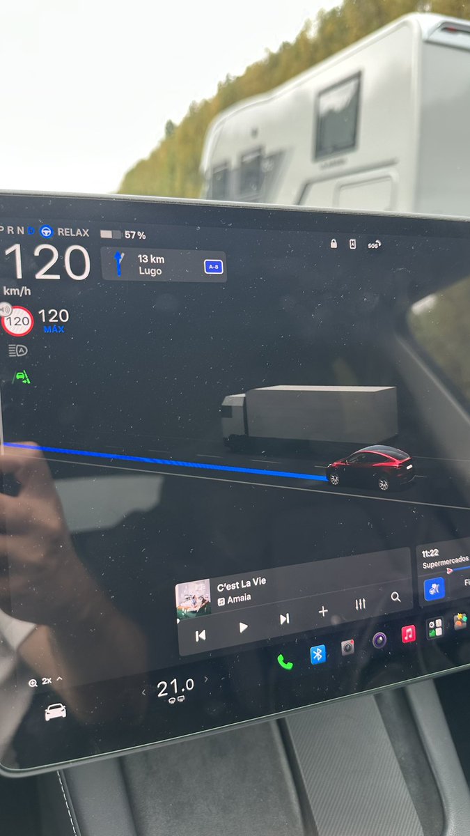 patroleitor's tweet photo. @teslanews_spain ahora camiones de tipo europeo! https://t.co/22qZgjNrOh